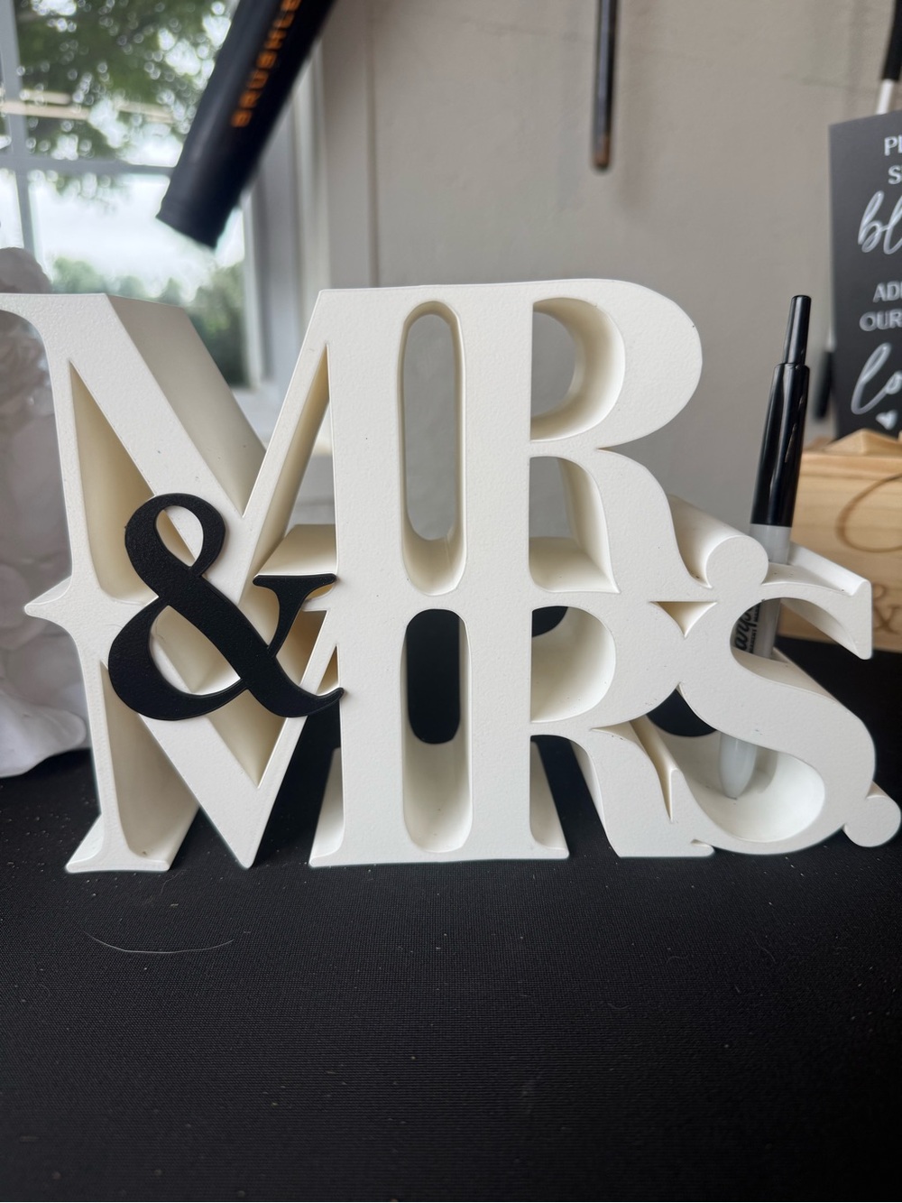 Mr & Mrs Decorative Table Sign - White with Black Ampersand